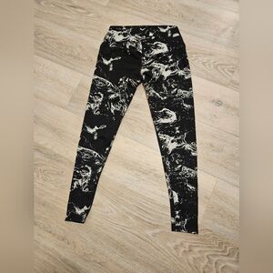 Black and White Marble Print NKD BUTI MVMNT Leggings